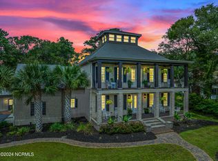 201 River Dr, Southport, NC 28461