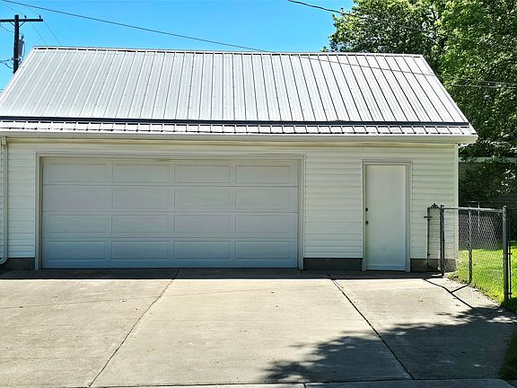 2nd image of 3101 1st Ave S