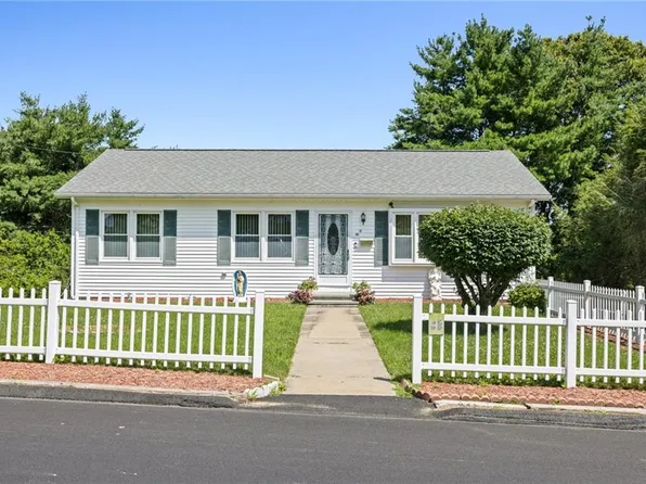 16 Sunrise Dr, Westerly, RI 02891