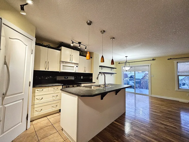 1383 Rutherford Rd SW — Photo 24