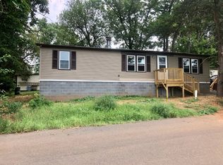 516 4th St, Luray, VA 22835