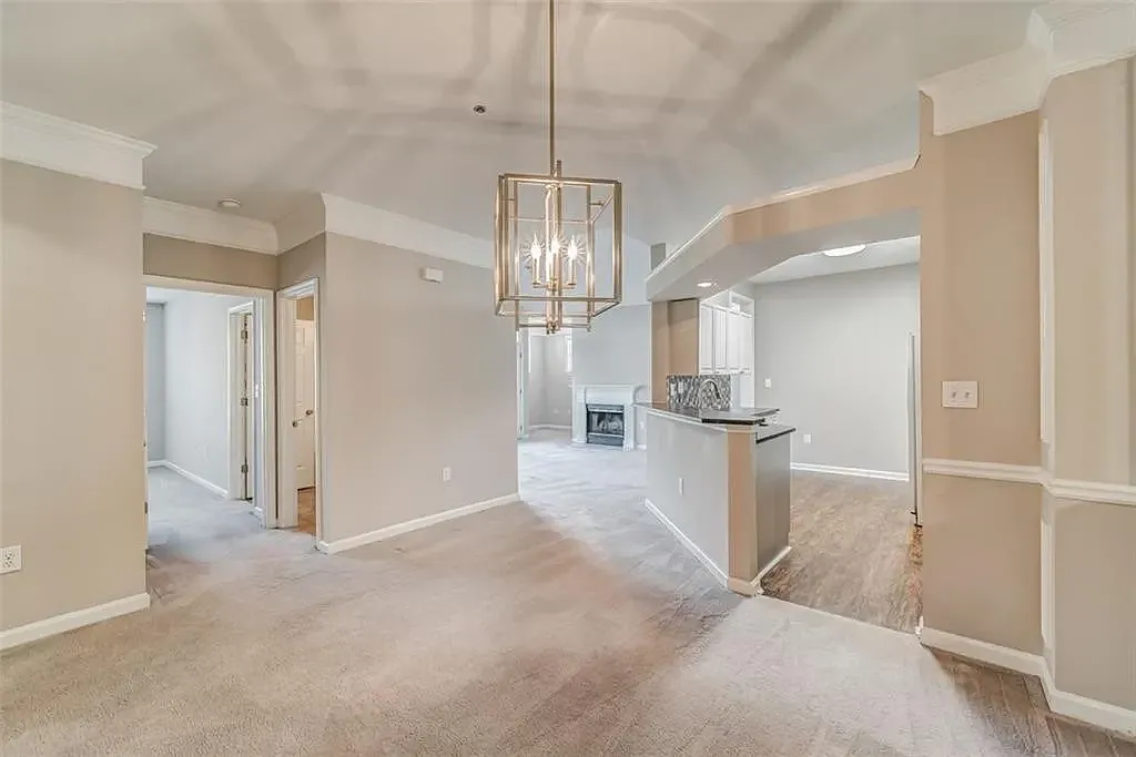 Building Photo - 534 Sandringham Dr