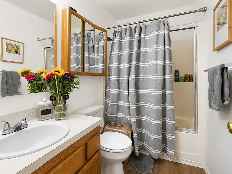 1179 NE Nittney Ln — Photo 10