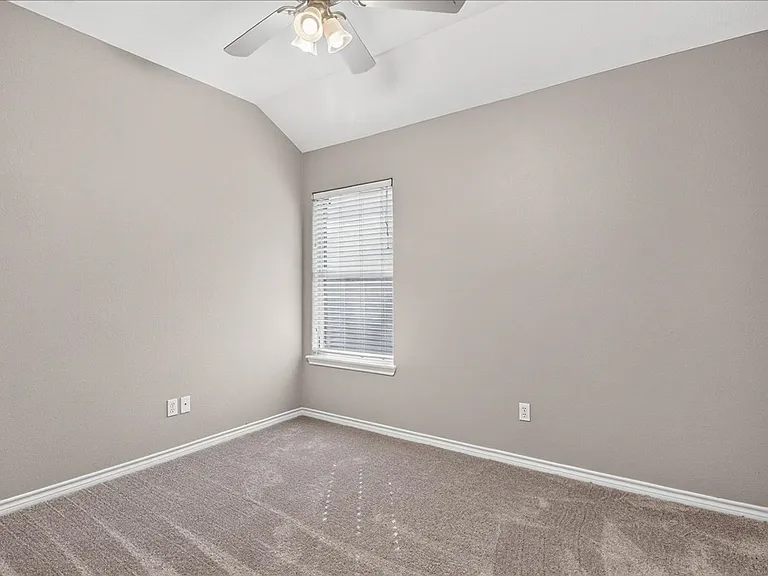 5114 Spring Brook Dr — Photo 33