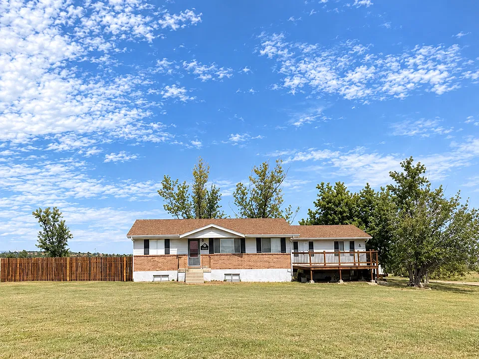 4211 W Jefferson Blvd