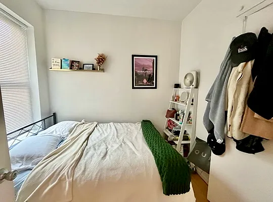 Rented by KNOCKKNOCK LLC | media 11