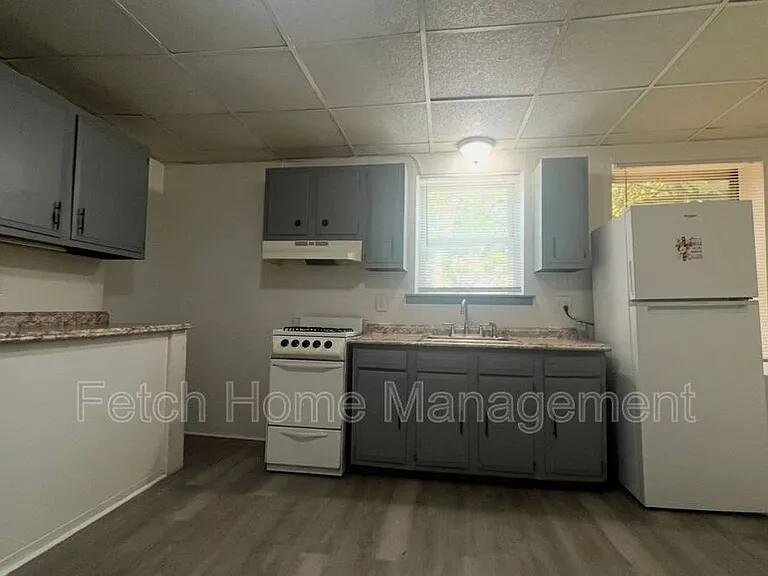 618 E King St #3 — Photo 6