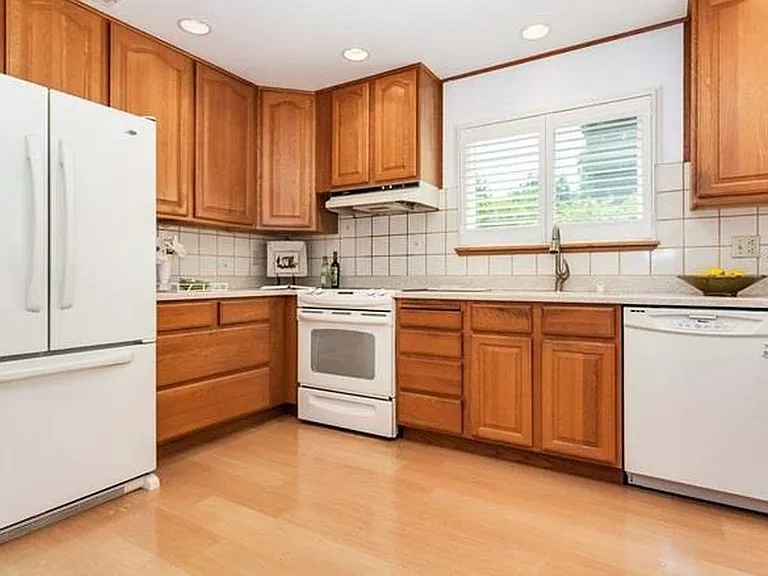 Carpenter Ct — Photo 8