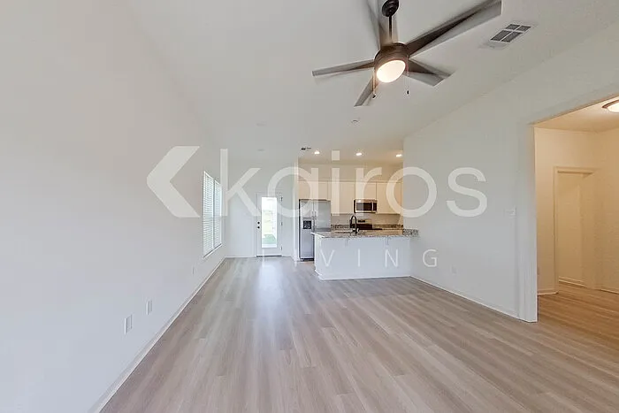 215 Peppercorn Way — Photo 4
