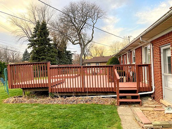 3rd image of 25581 Edinborough St