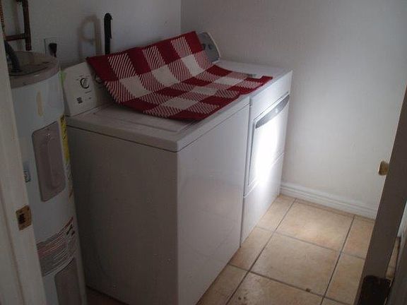 5th image of 418 Cornell Dr SE