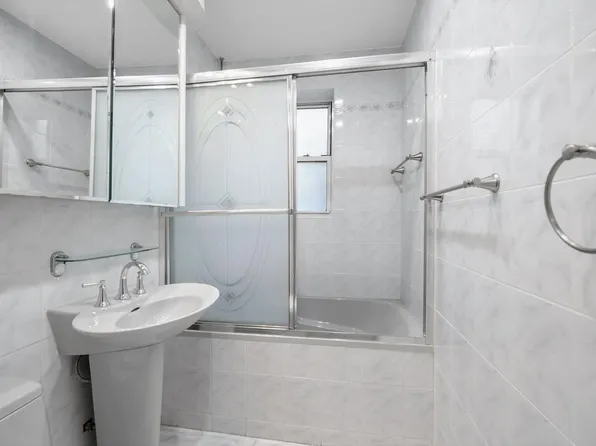 65-35 Yellowstone Boulevard image 9 of 10