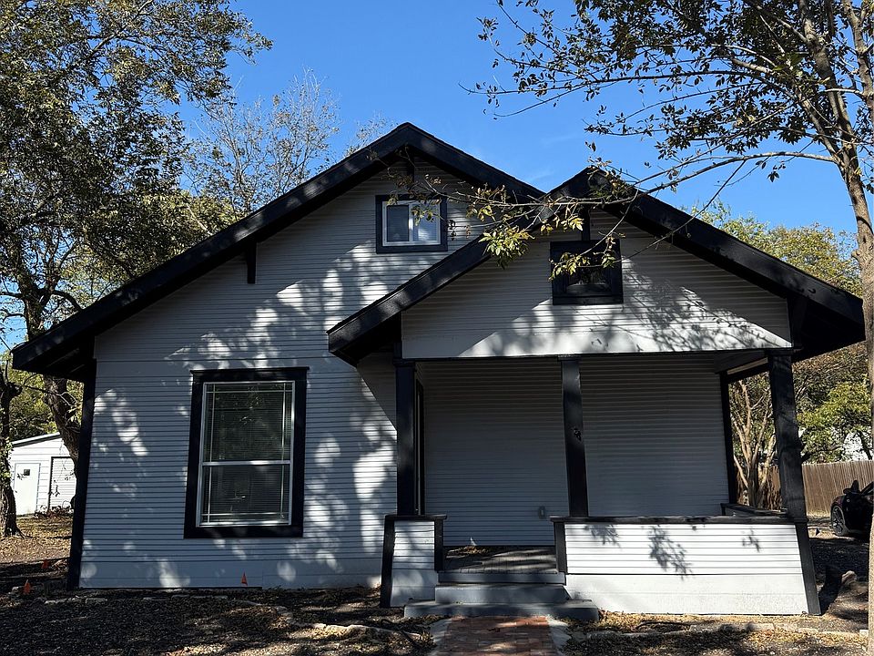 1st image of 404 W Elm St