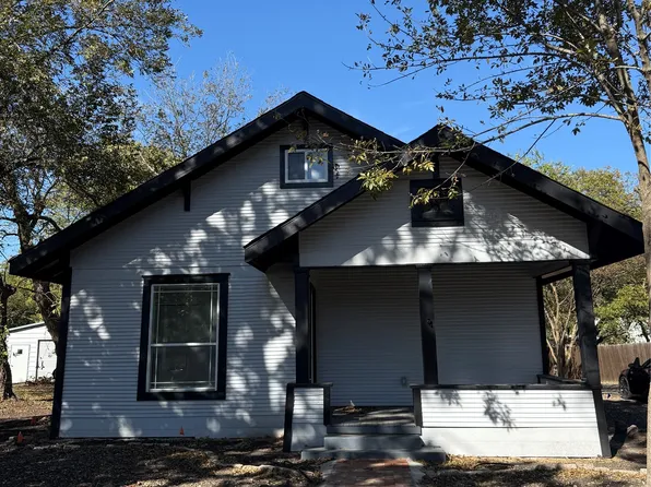 404 W Elm St, Whitewright, TX 75491
