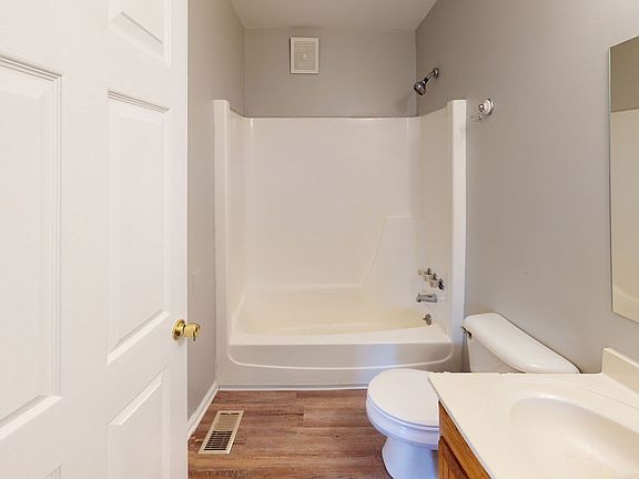 3rd image of 314 Preston Ave #302