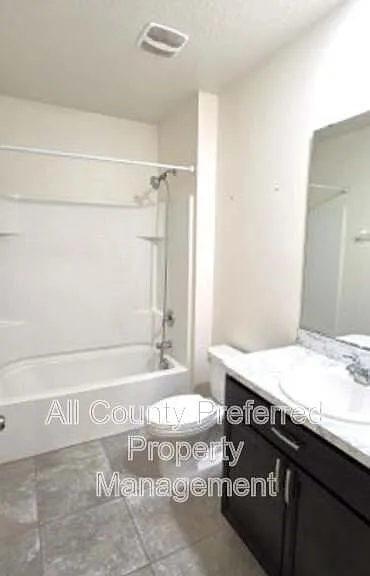 242 Guinevere Dr SW — Photo 12