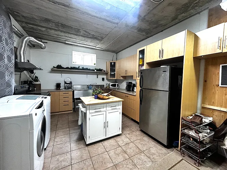 71 Stockdale Cres — Photo 12