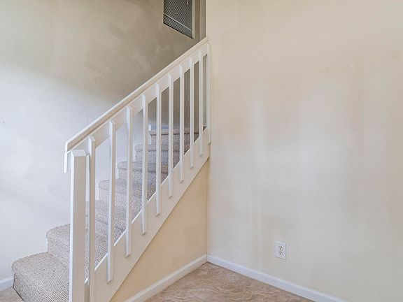 5th image of 232 Leland Lane