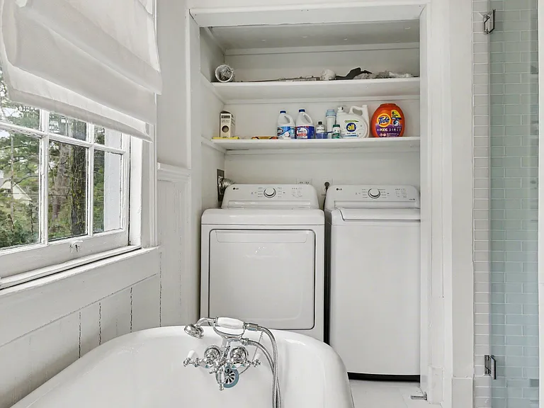 216 W Carolina Ave — Photo 35