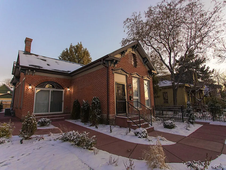 2834 Curtis St #3