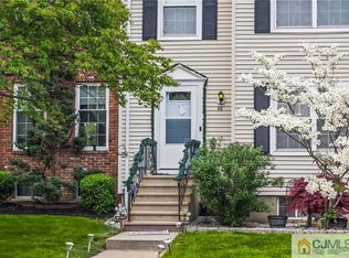 48 Delikat Ln, Sayreville, NJ 08872