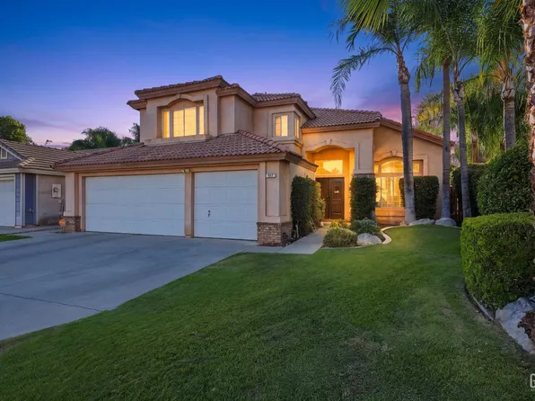 911 Crown Pointe Dr, Bakersfield, CA 93312