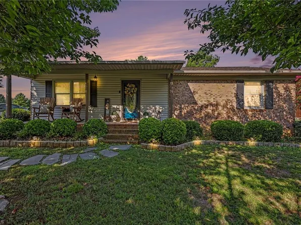 4031 Sherwood Forest Dr, Trinity, NC 27370