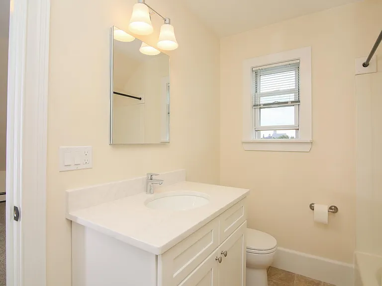 34 Warner St #3 — Photo 9