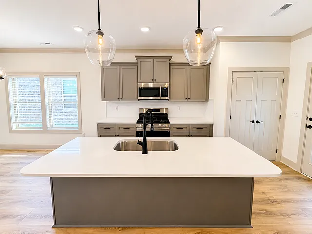 600 Freret Ct — Photo 3