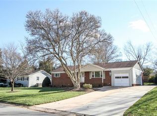 4112 Firethorne Rd, Charlotte, NC 28205