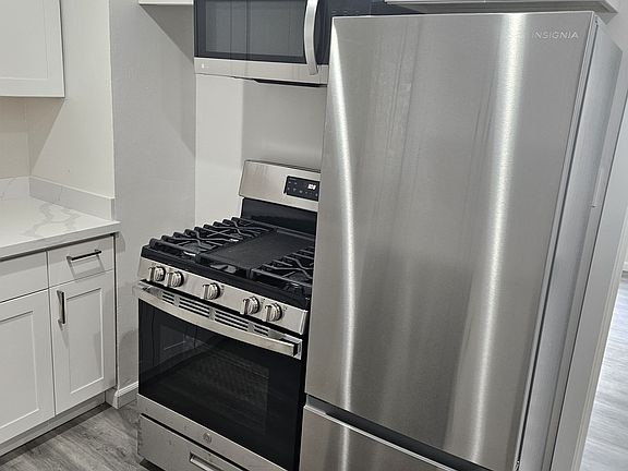 4th image of 5758 Thornhill Dr