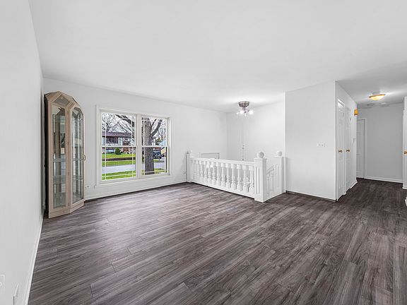 4th image of 735 Parkside Ave