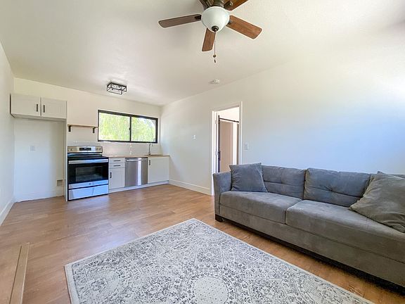 3rd image of 452 Calle Arroyo #2