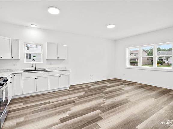 4th image of 660 S Margaret St