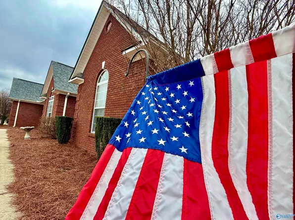 606 Morning Glory Dr SW, Hartselle, AL 35640