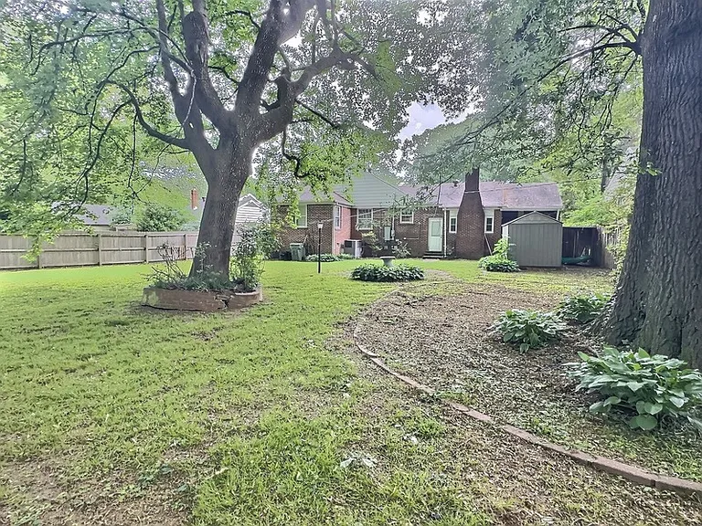 3766 Friar Tuck Rd — Photo 18
