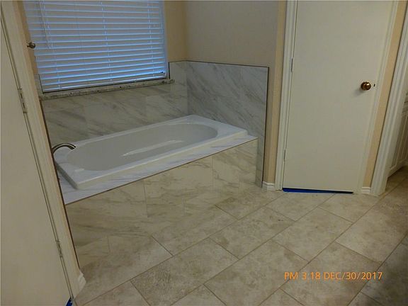 5th image of 4108 Dundee Ln