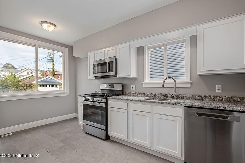 4th image of 17 Fordham Court