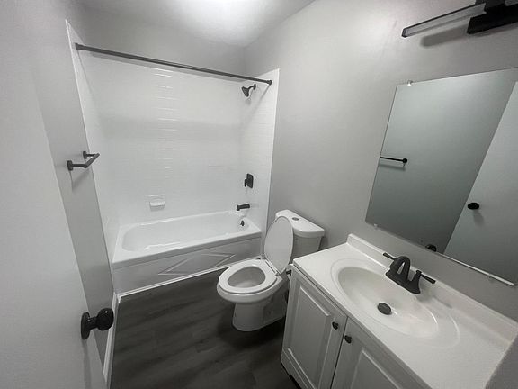 3rd image of 25 Bradford Dr #4B-2Ba-1505Sqft