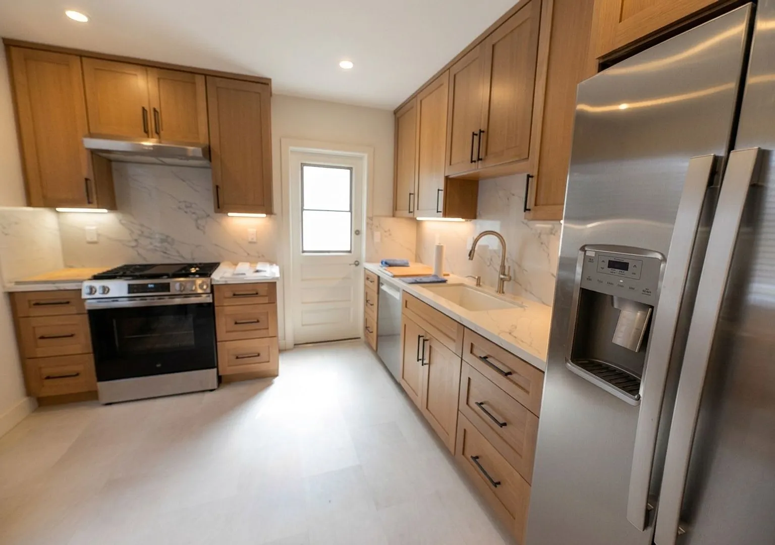 4 bed, 2.0 bath, 1168 sqft, $4,999 — Photo 2