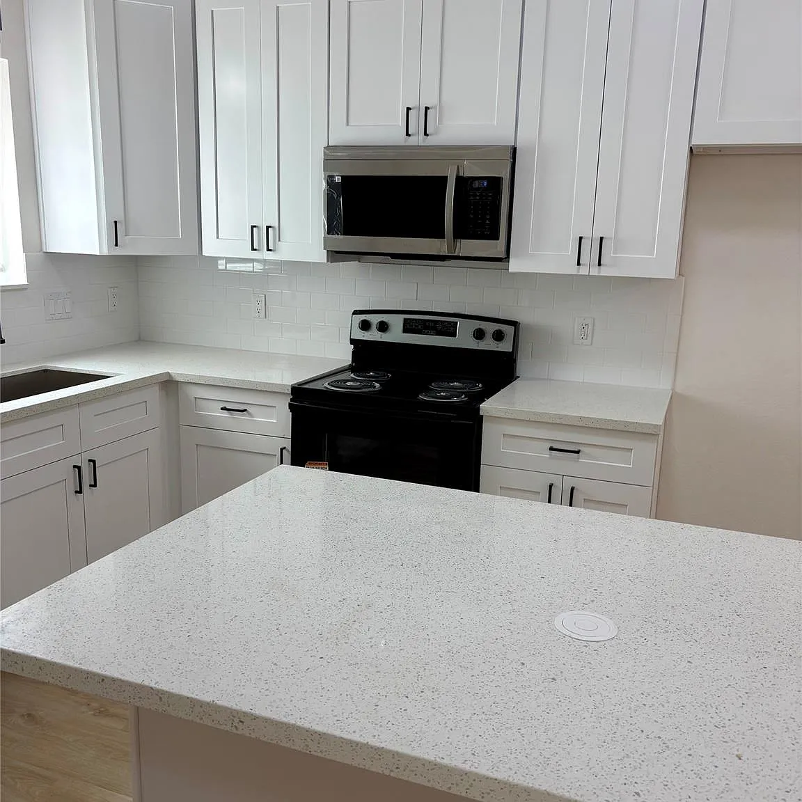 3 bed, 2.0 bath, $1,700 — Photo 4