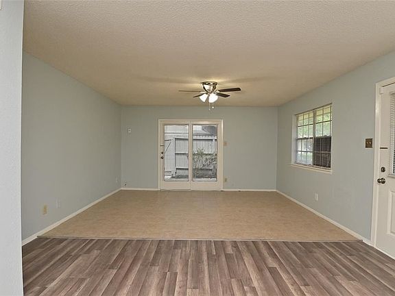 3rd image of 5630 Birchmont Dr APT A