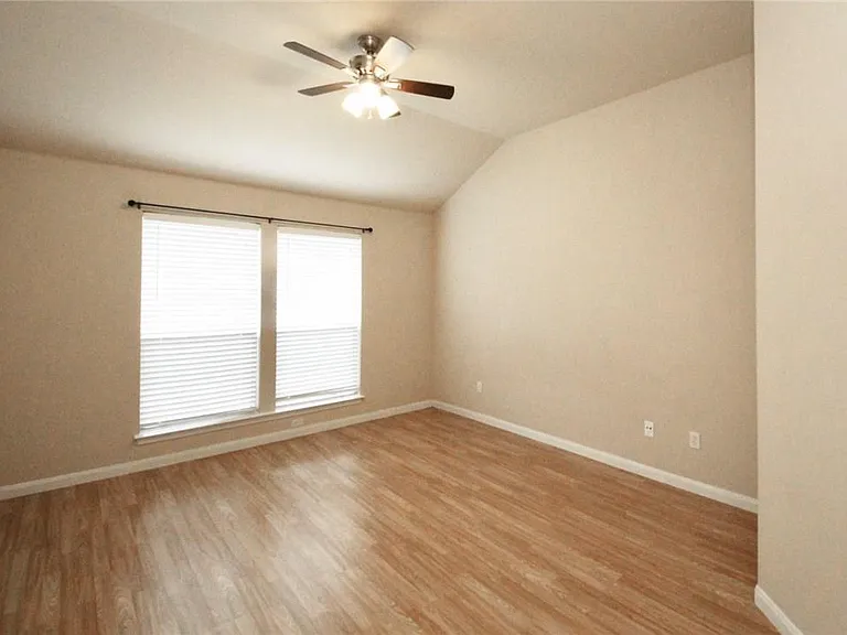 3728 Pine Needle Cir — Photo 7