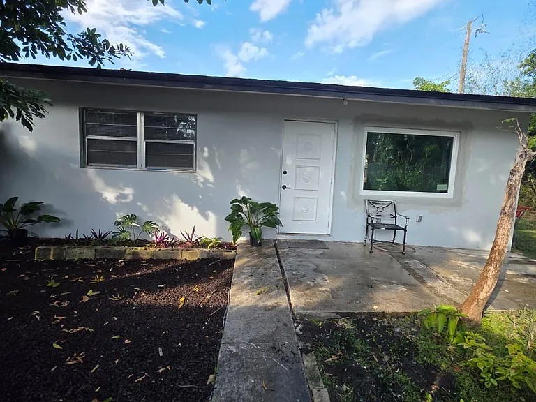 3386 Rudolph Rd — Photo 2