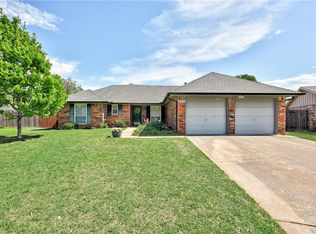 903 Ranchoak Ct, Yukon, OK 73099