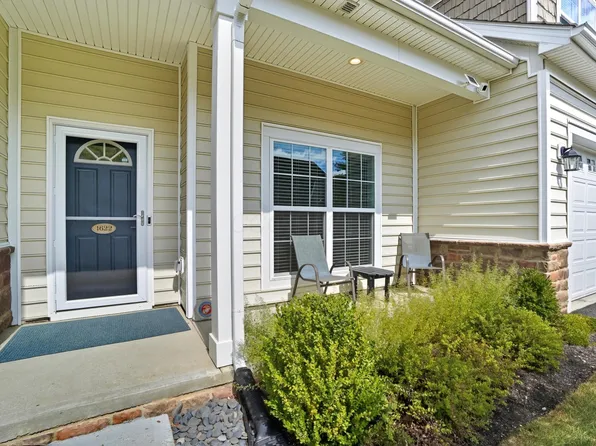 1622 Linkhorn Dr, Grove City, OH 43123