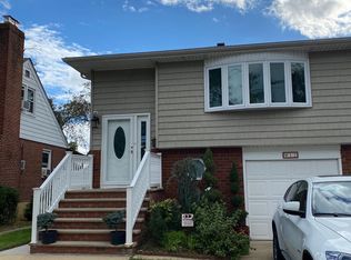 12 Copiague St #1, Valley Stream, NY 11580