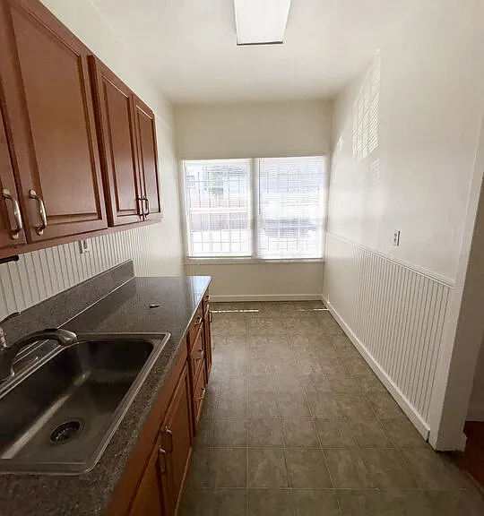 439 N Van Ness Ave — Photo 5
