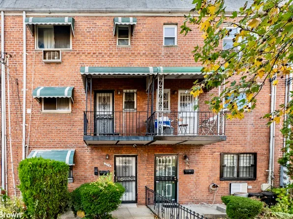 1074 Barbey Street image 1 of 9