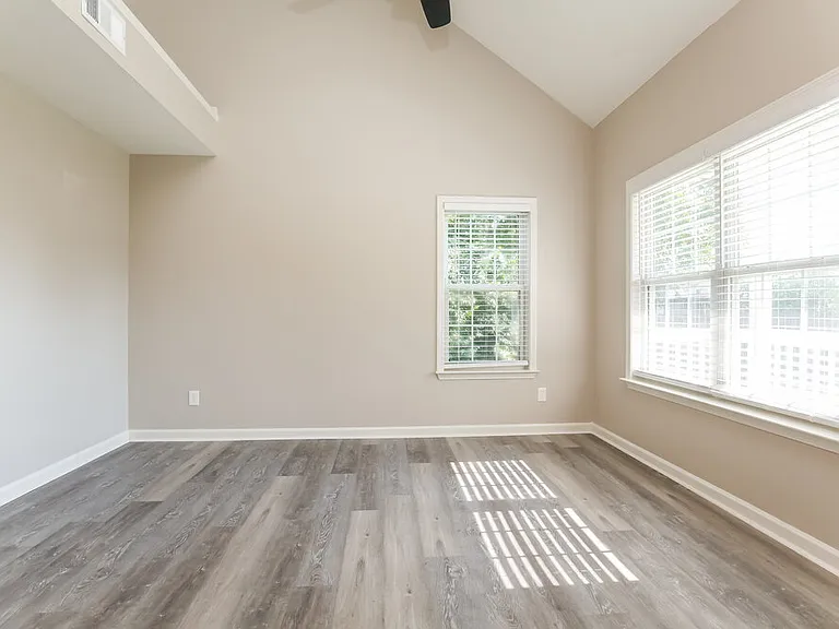 1202 Welsh Dr — Photo 11